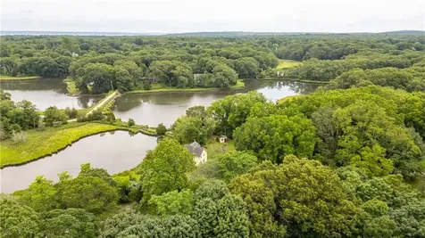 194 Phillips Street North Kingstown RI 02840