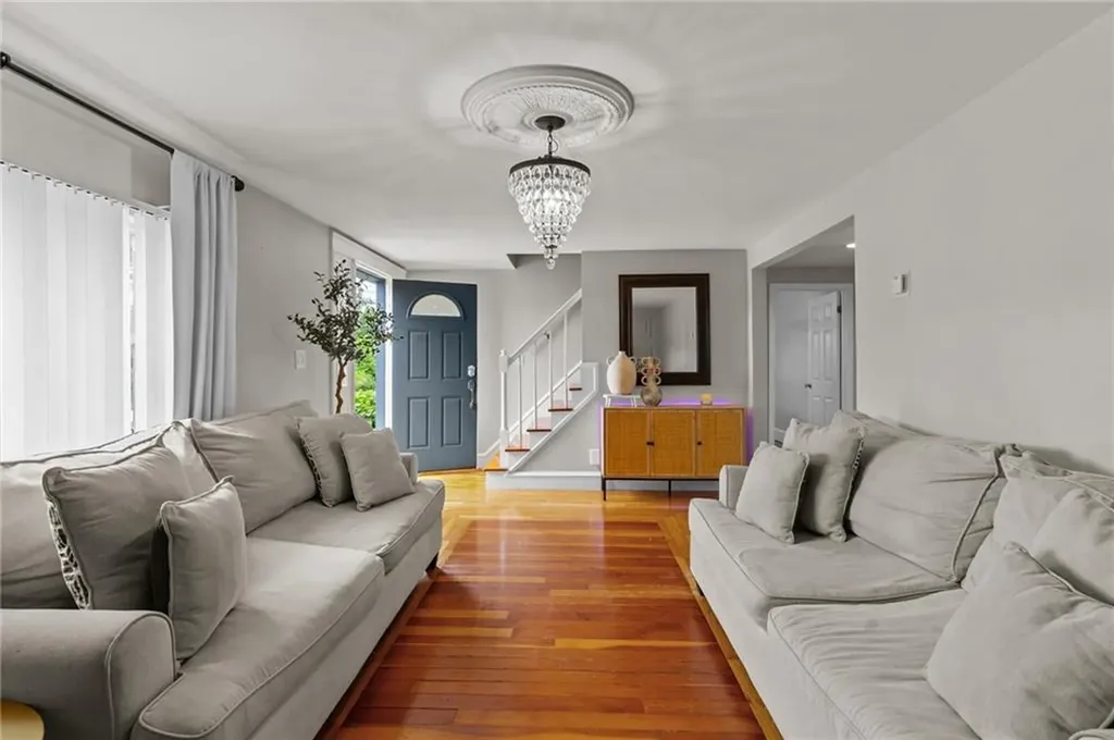 70 Palm Boulevard Warwick RI 02888