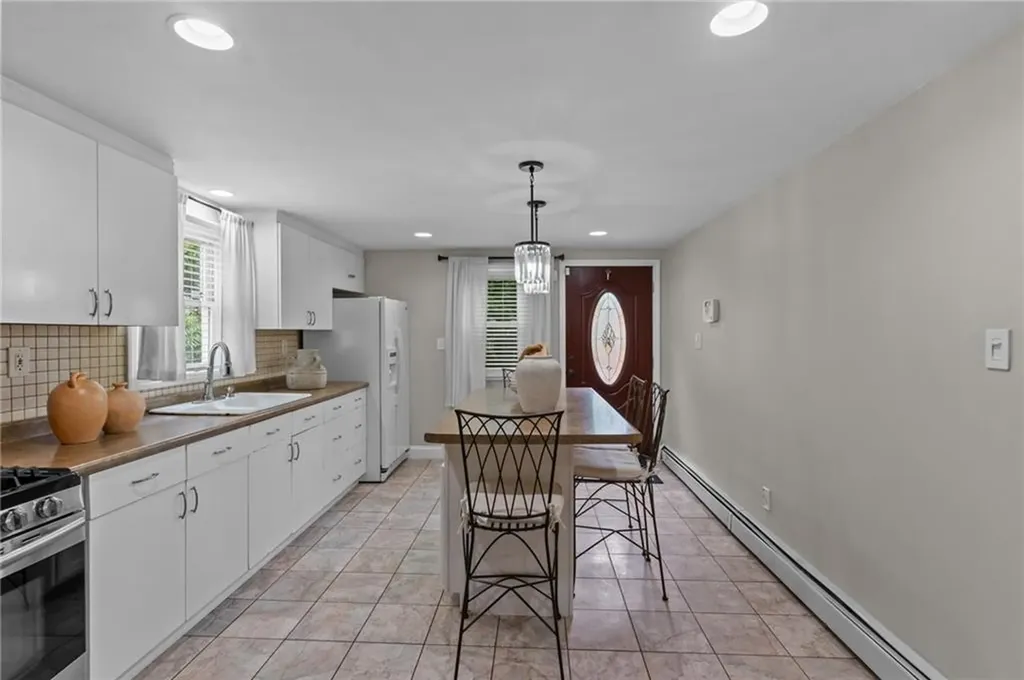 70 Palm Boulevard Warwick RI 02888