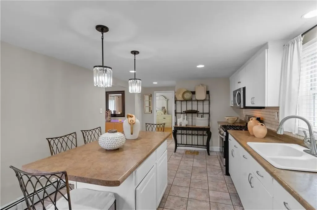 70 Palm Boulevard Warwick RI 02888