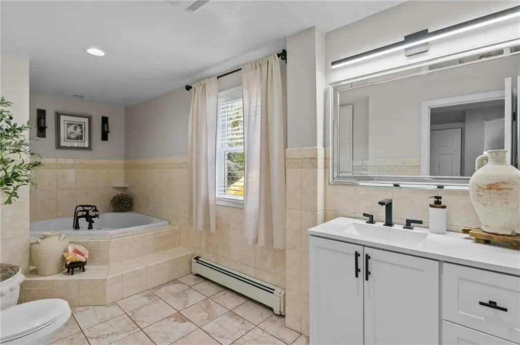70 Palm Boulevard Warwick RI 02888
