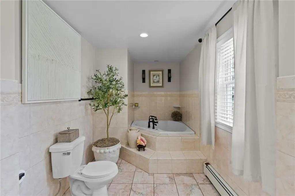 70 Palm Boulevard Warwick RI 02888