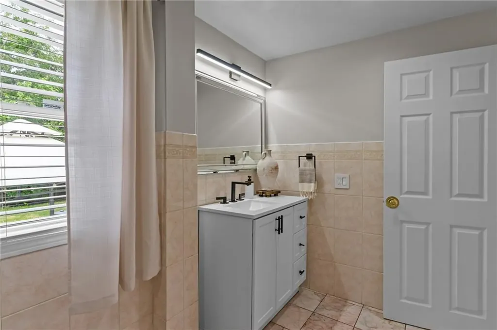 70 Palm Boulevard Warwick RI 02888