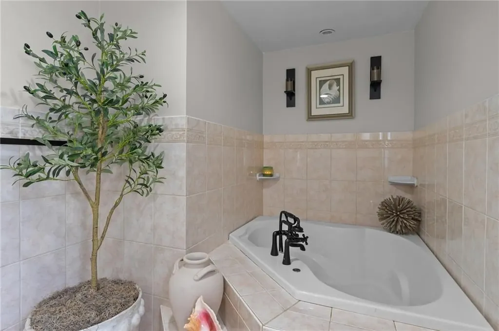 70 Palm Boulevard Warwick RI 02888