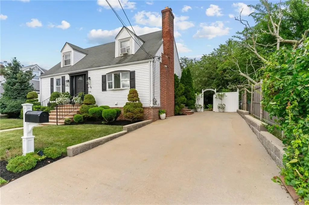 70 Palm Boulevard Warwick RI 02888