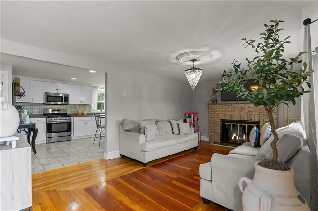 70 Palm Boulevard Warwick RI 02888