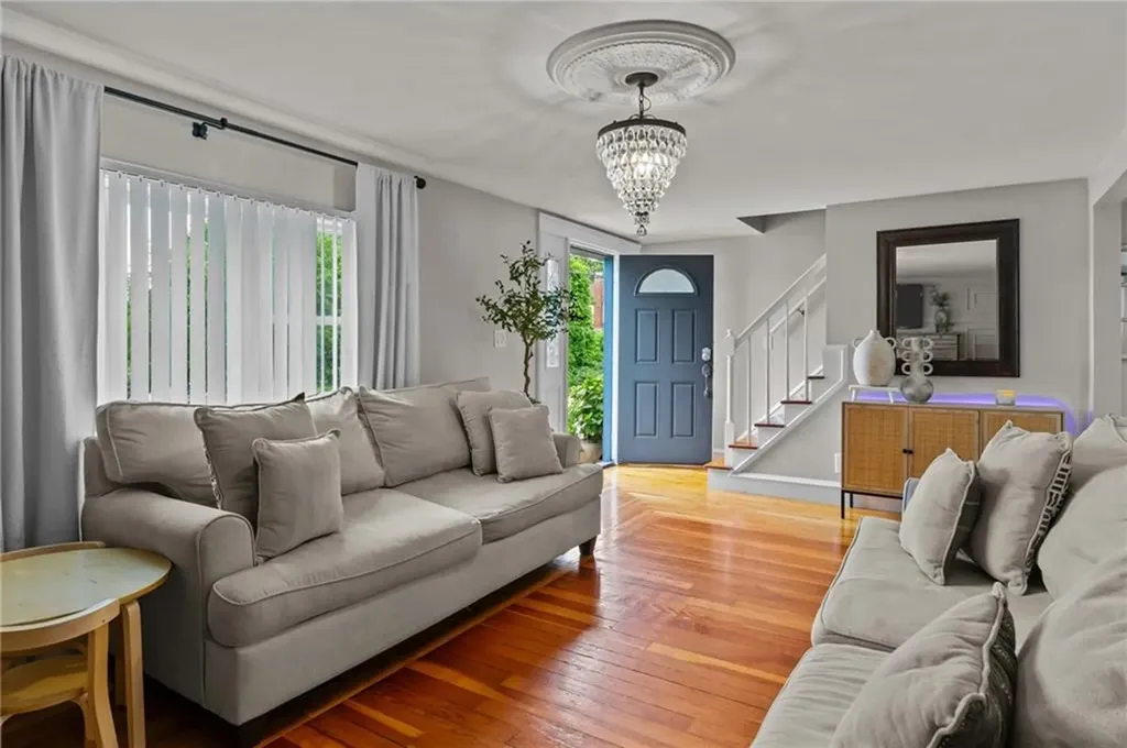 70 Palm Boulevard Warwick RI 02888