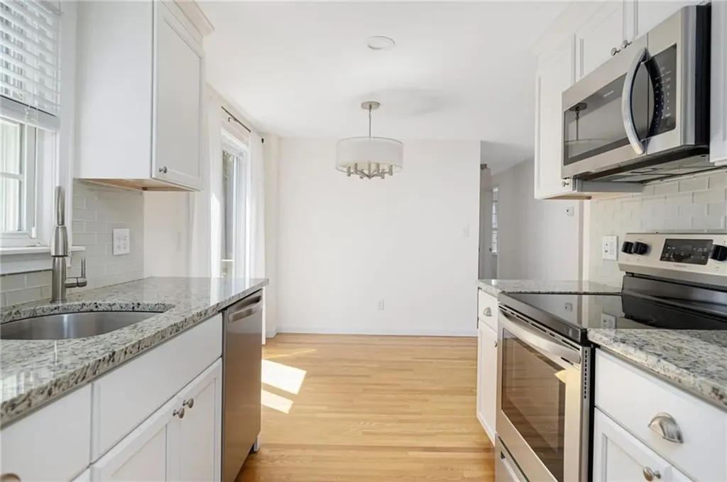 71 Waycross Drive Warwick RI 02888