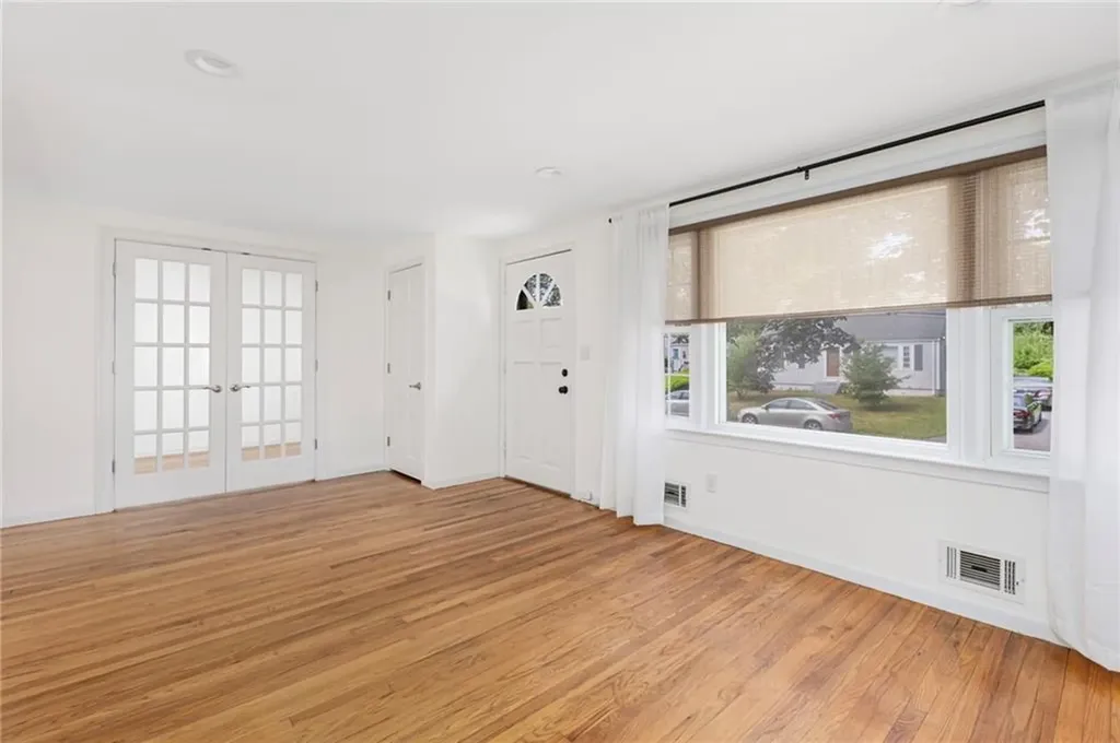 71 Waycross Drive Warwick RI 02888