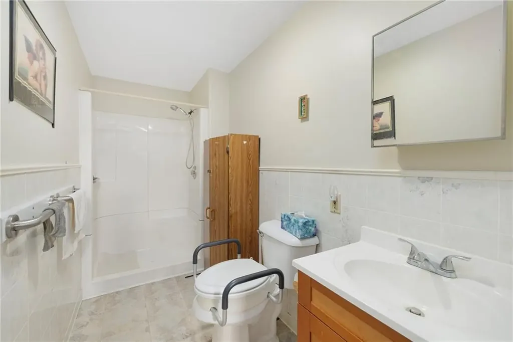 313 Vermont Avenue Providence RI 02905