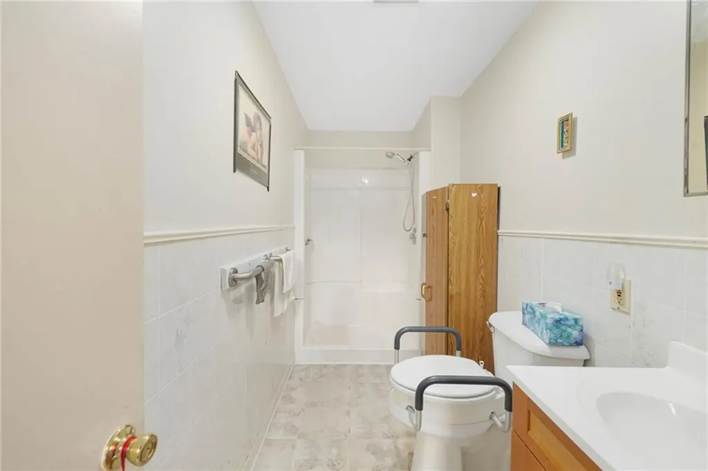 313 Vermont Avenue Providence RI 02905
