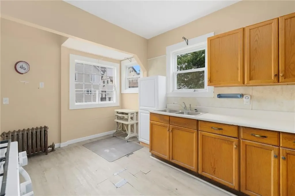 313 Vermont Avenue Providence RI 02905