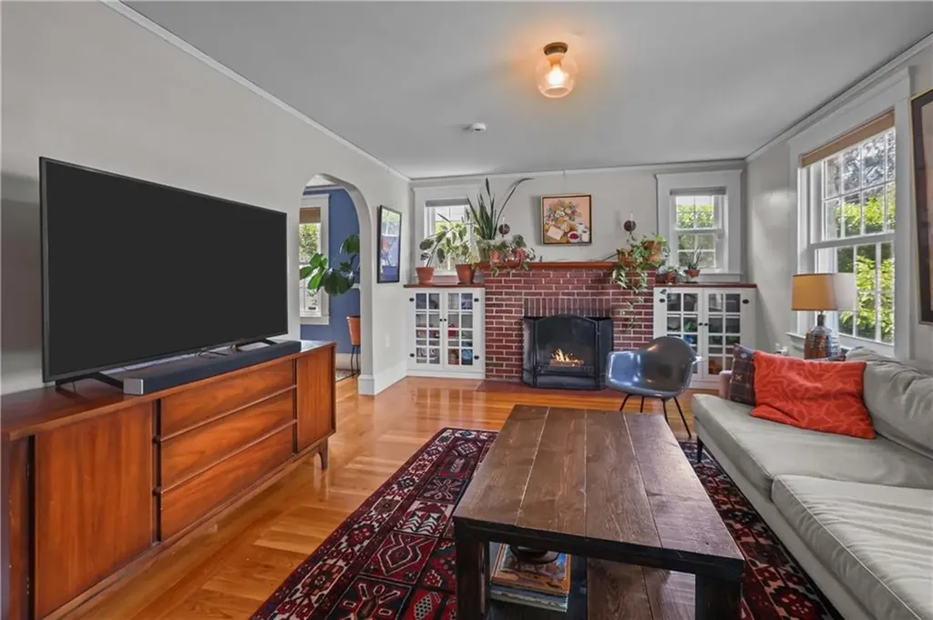 16 Elmcroft Avenue Providence RI 02908