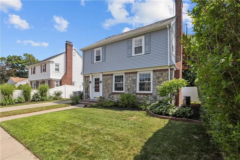 16 Elmcroft Avenue Providence RI 02908