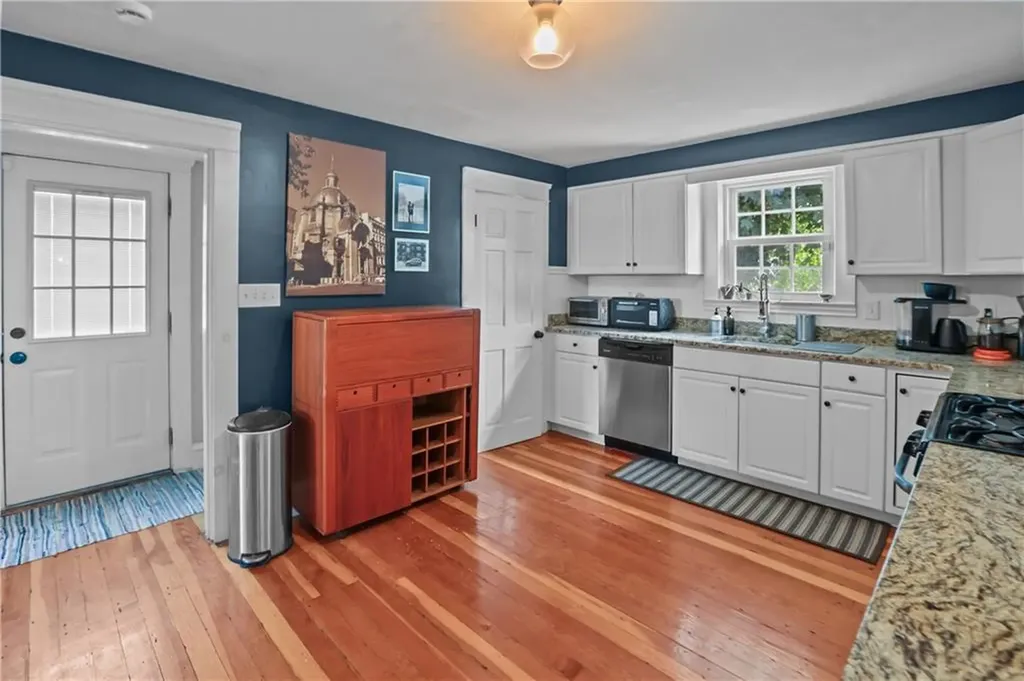 16 Elmcroft Avenue Providence RI 02908