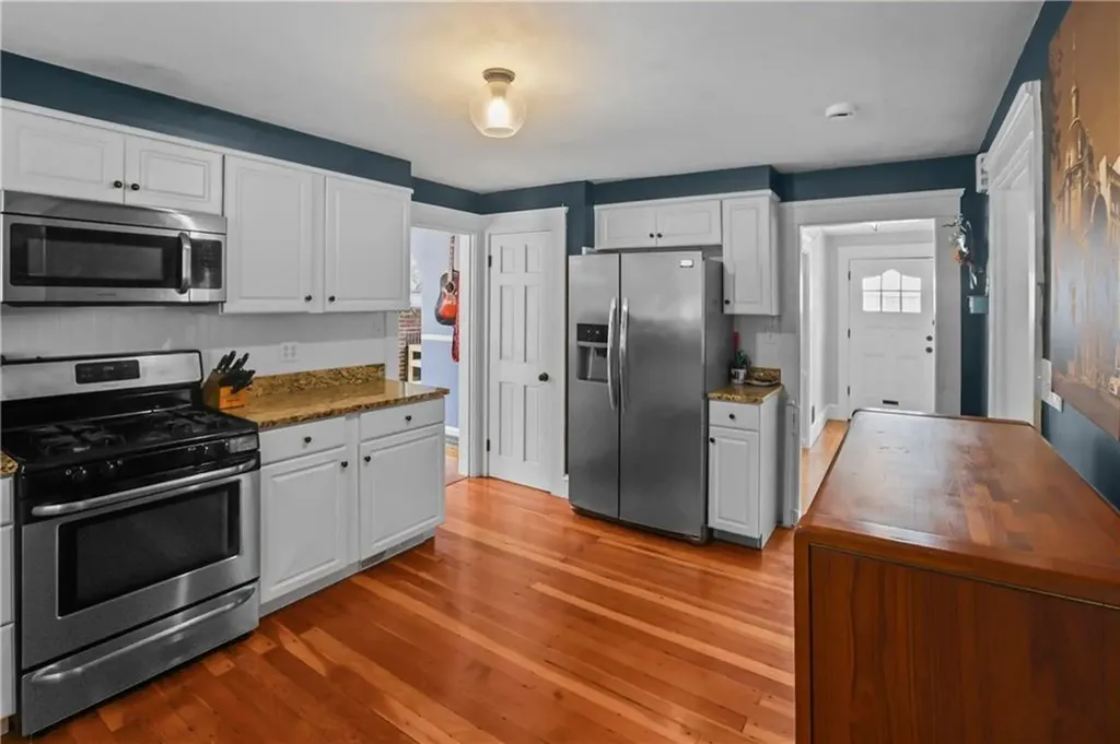 16 Elmcroft Avenue Providence RI 02908