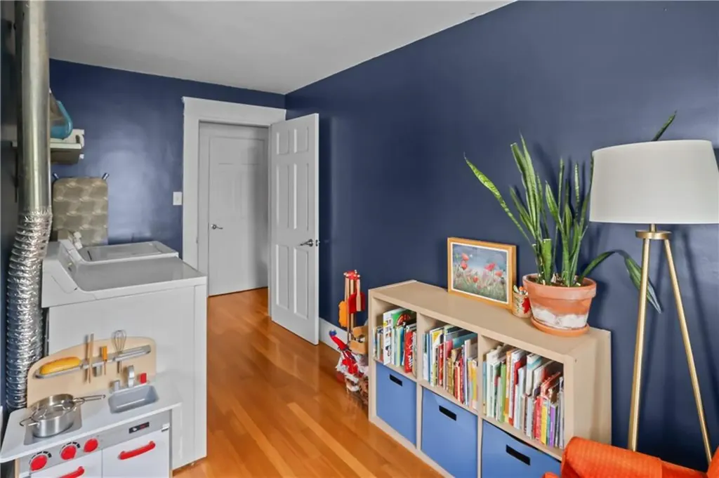 16 Elmcroft Avenue Providence RI 02908