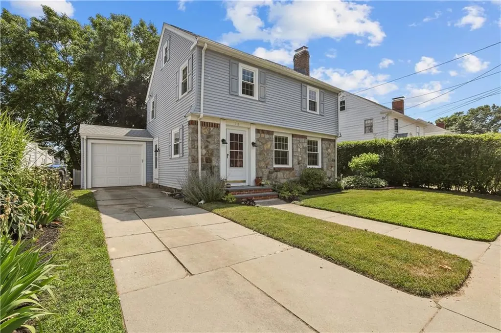 16 Elmcroft Avenue Providence RI 02908