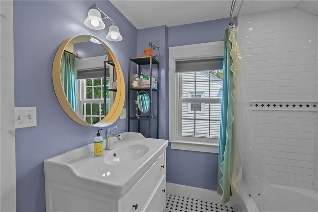 16 Elmcroft Avenue Providence RI 02908