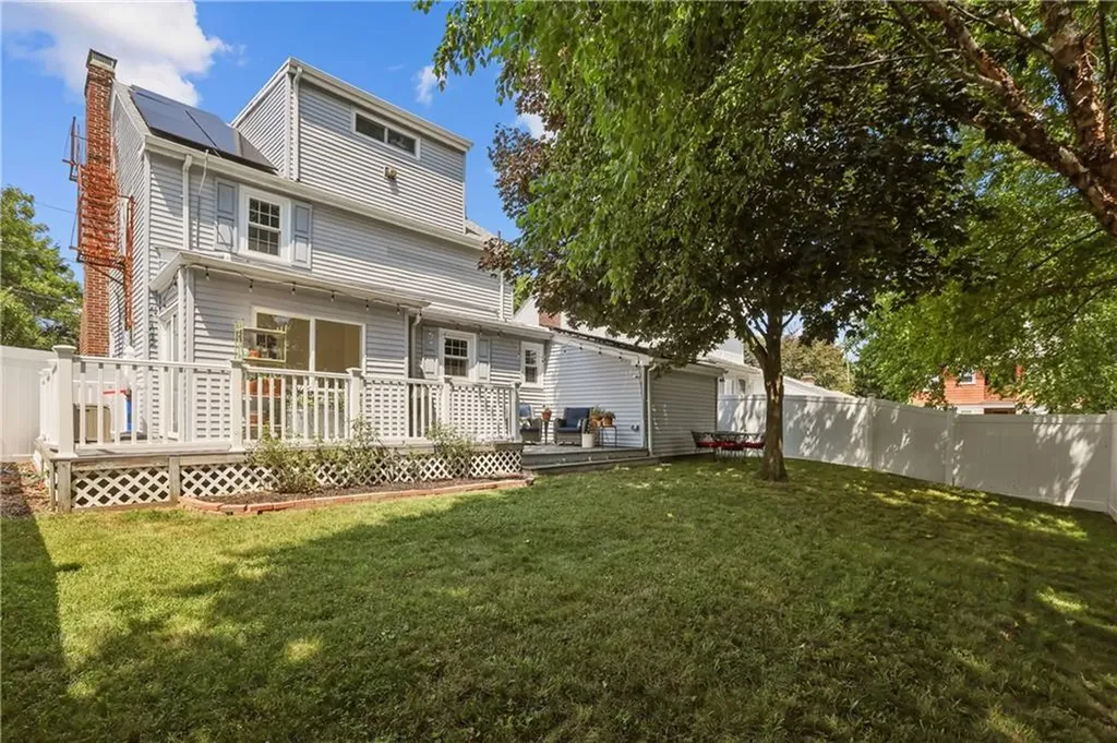 16 Elmcroft Avenue Providence RI 02908