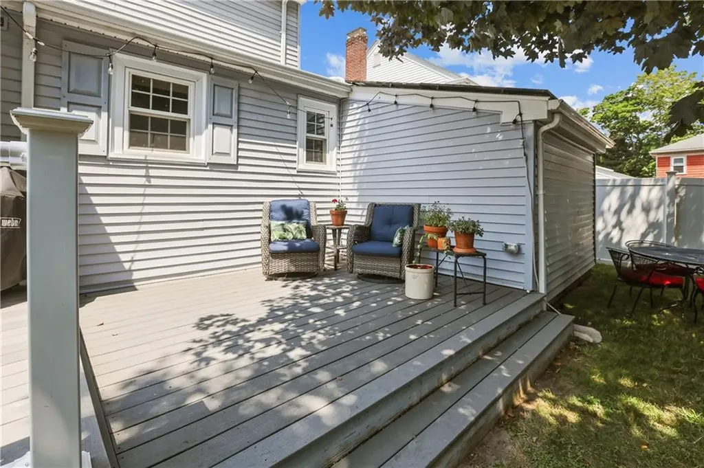 16 Elmcroft Avenue Providence RI 02908
