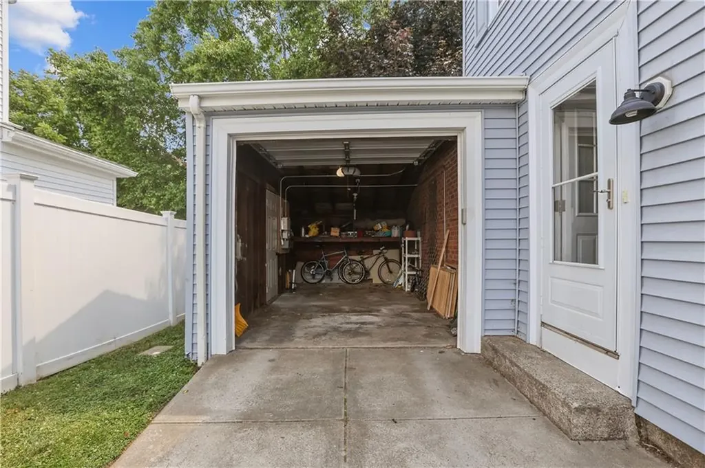 16 Elmcroft Avenue Providence RI 02908