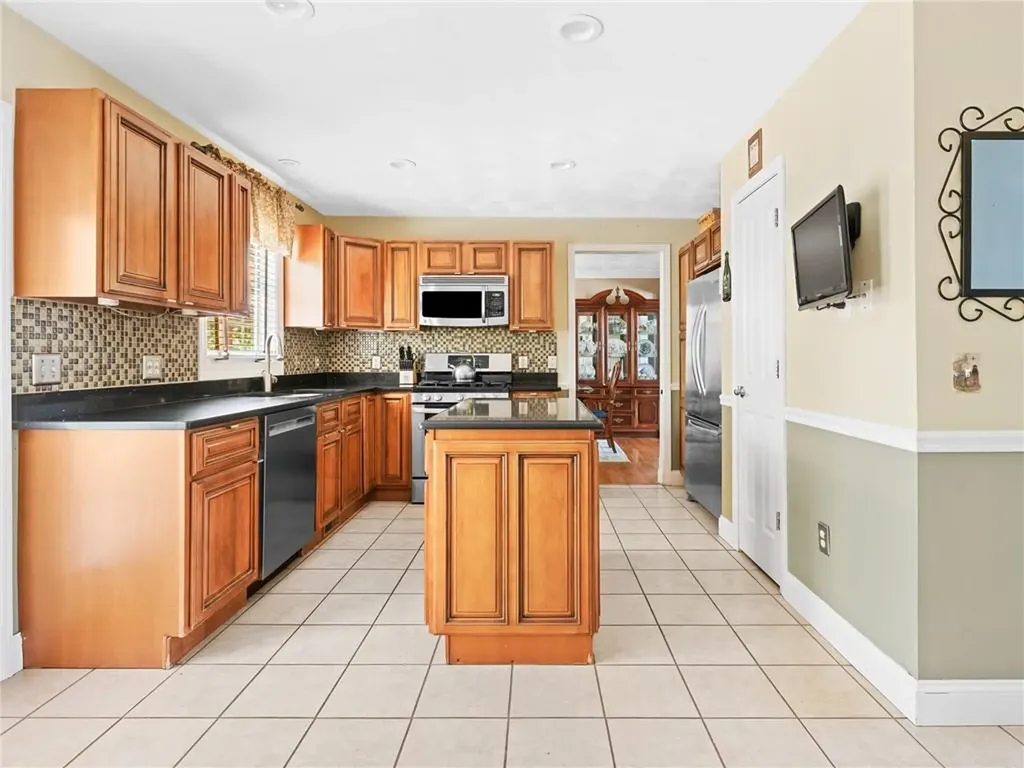 22 Aumond Street Cranston RI 02905