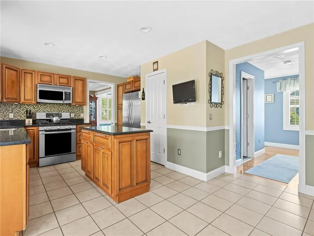 22 Aumond Street Cranston RI 02905