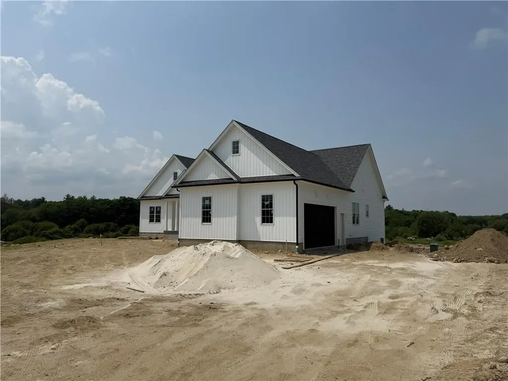 21 Justin Court Johnston RI 02919