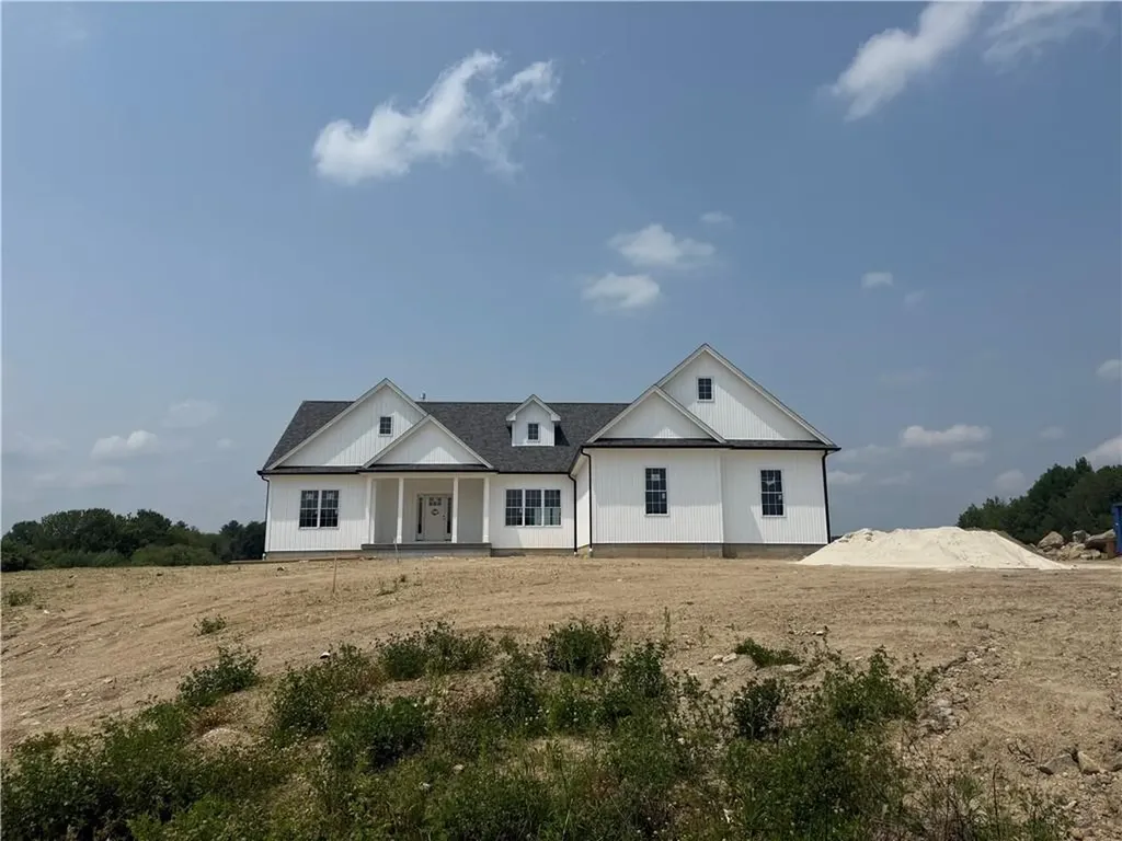 21 Justin Court Johnston RI 02919