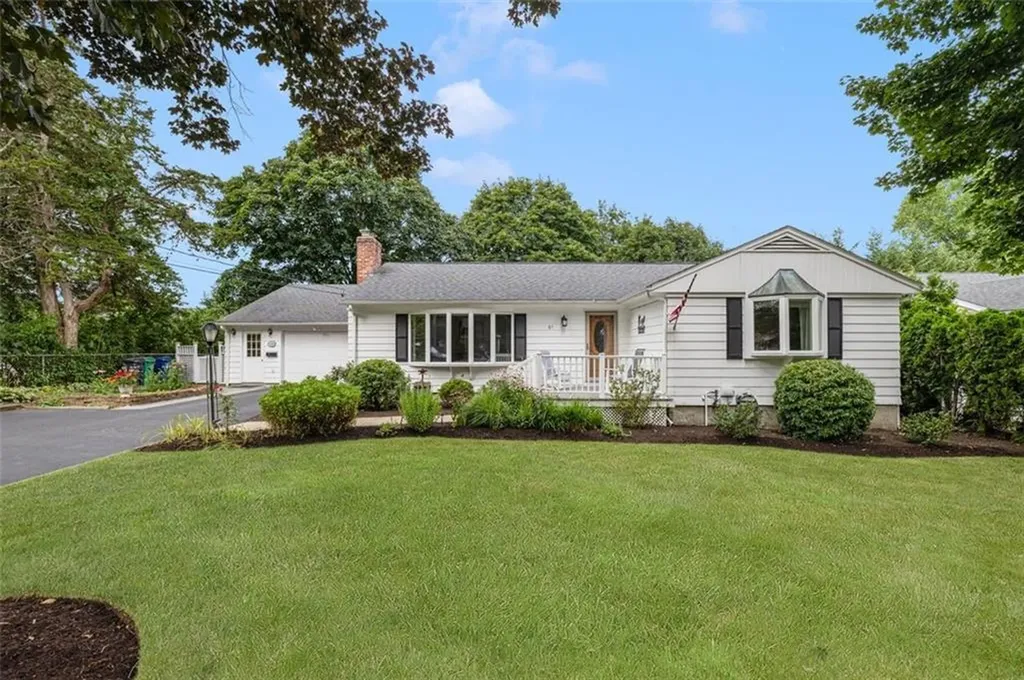 81 Edmond Drive Warwick RI 02886