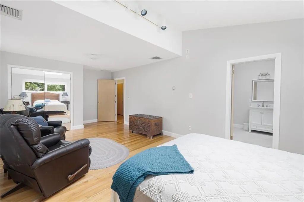 81 Edmond Drive Warwick RI 02886