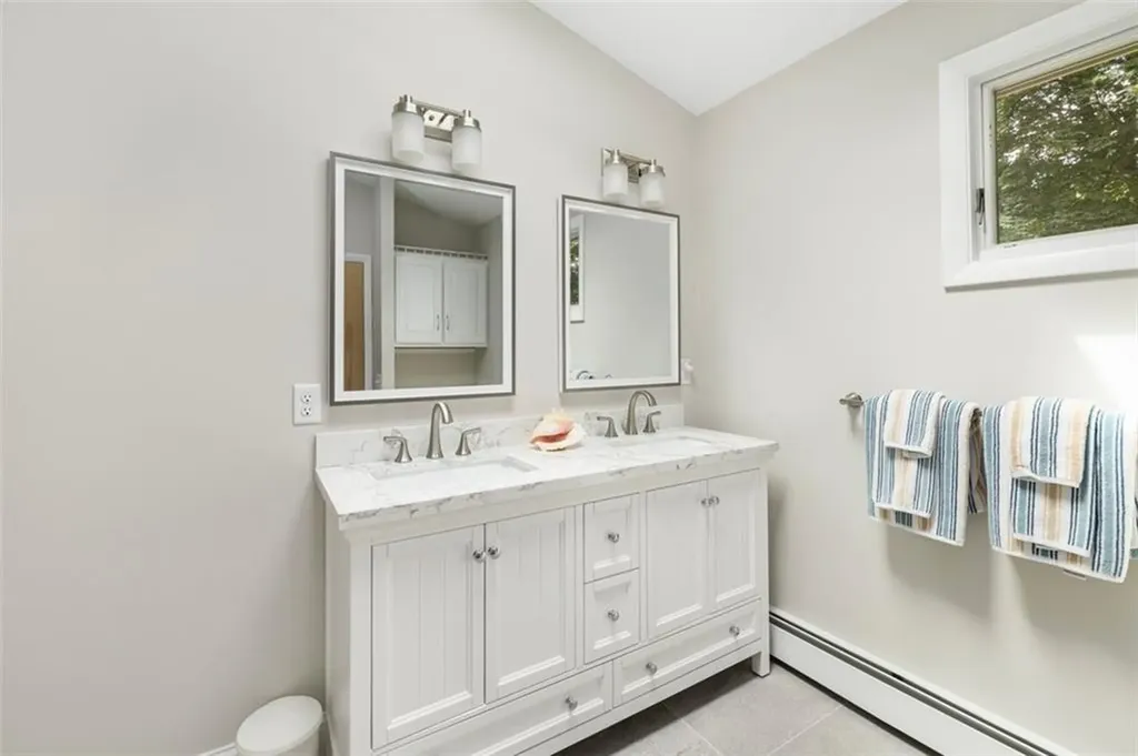 81 Edmond Drive Warwick RI 02886