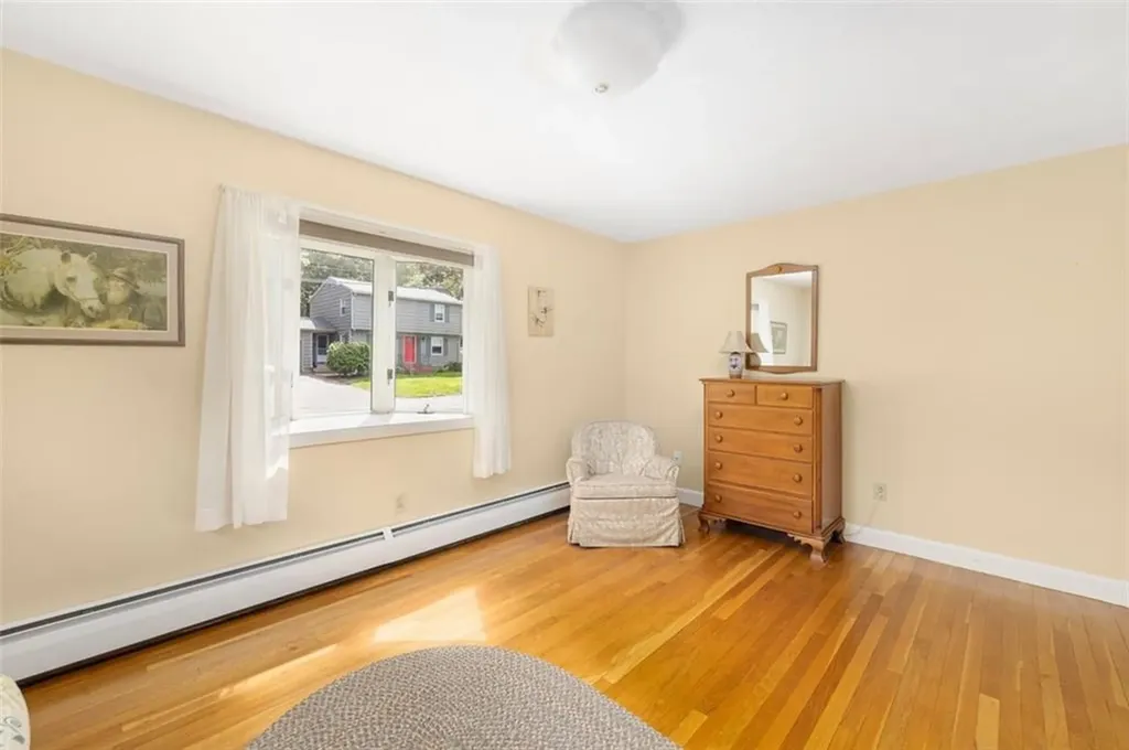 81 Edmond Drive Warwick RI 02886