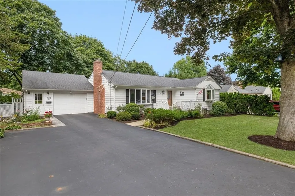 81 Edmond Drive Warwick RI 02886