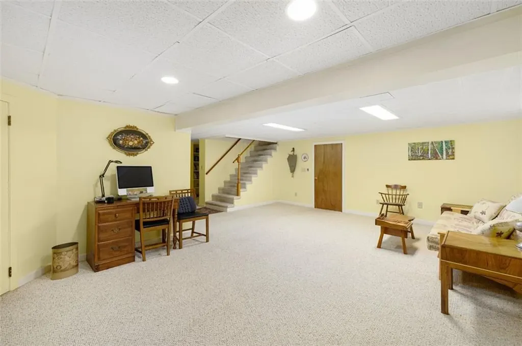 81 Edmond Drive Warwick RI 02886