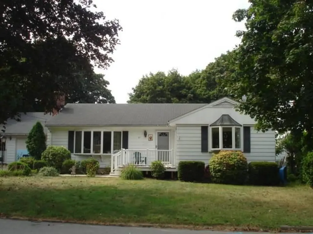 81 Edmond Drive Warwick RI 02886