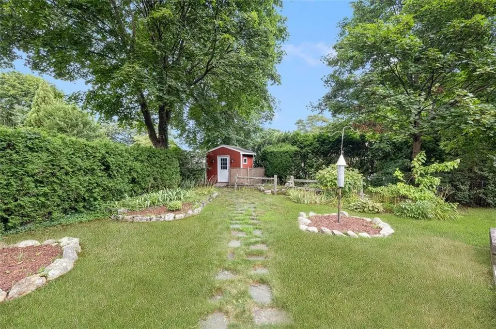 81 Edmond Drive Warwick RI 02886