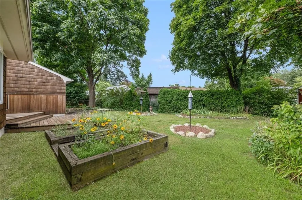 81 Edmond Drive Warwick RI 02886