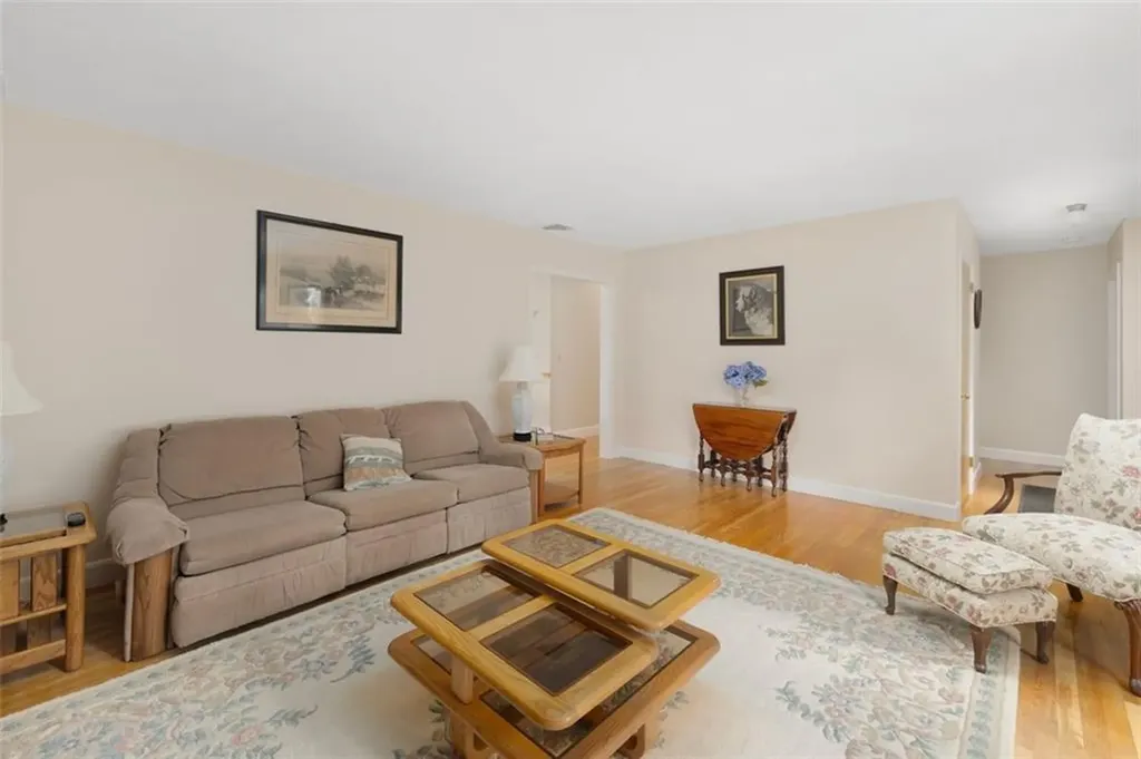 81 Edmond Drive Warwick RI 02886