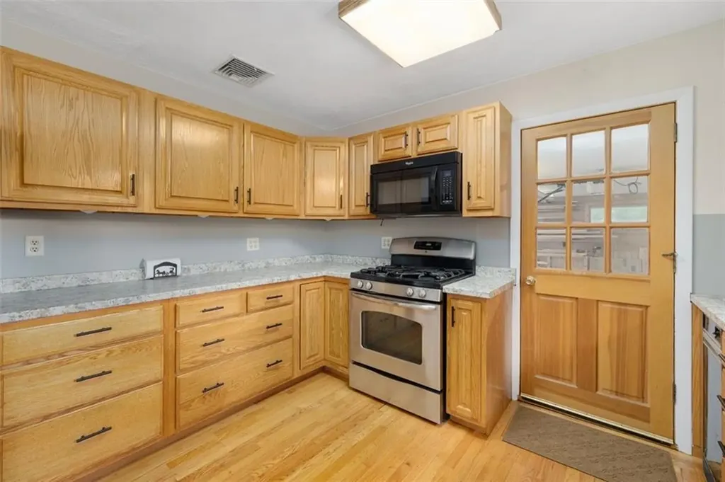 81 Edmond Drive Warwick RI 02886