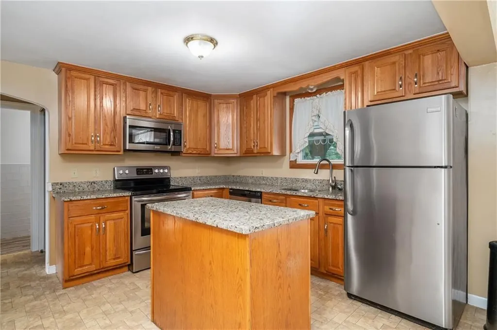 190 Linden Avenue Woonsocket RI 02895
