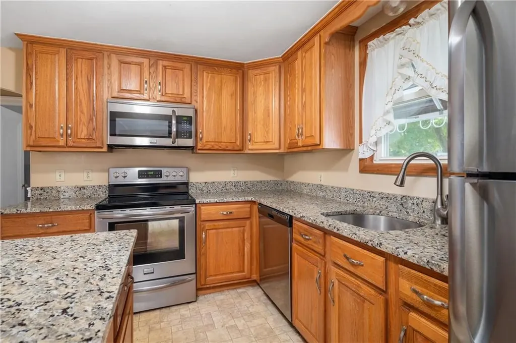 190 Linden Avenue Woonsocket RI 02895