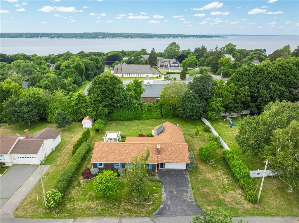 55 Souza Way Portsmouth RI 02871