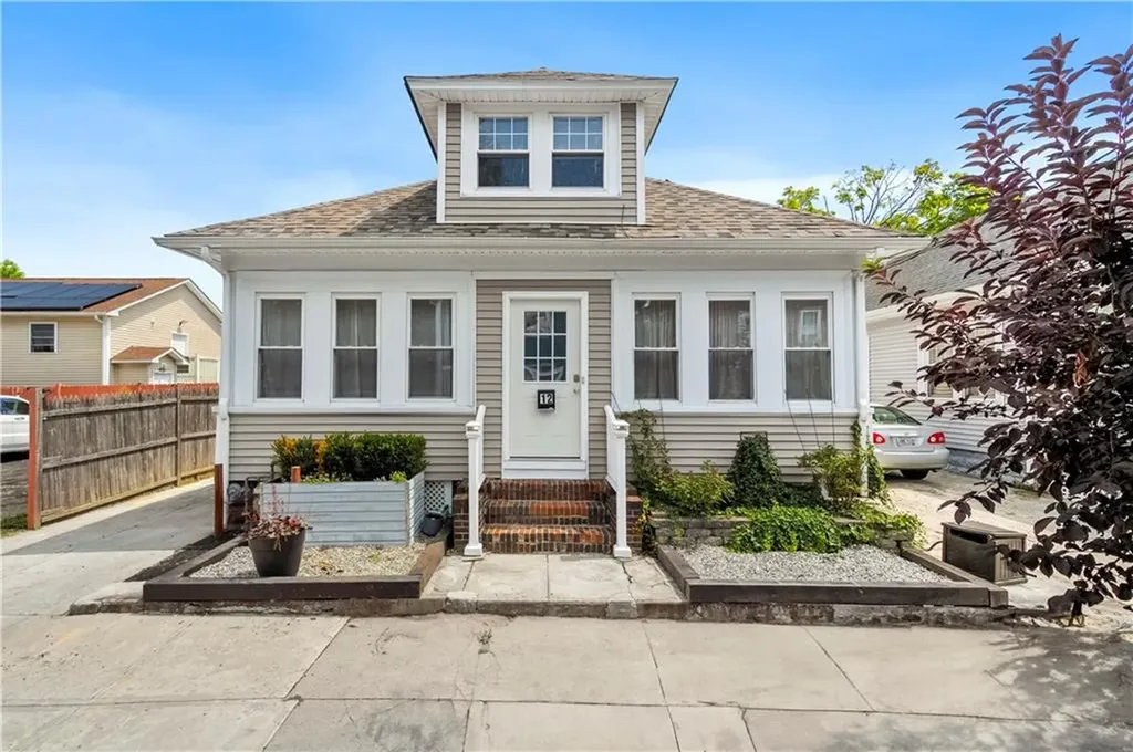 12 Searle Street Providence RI 02905