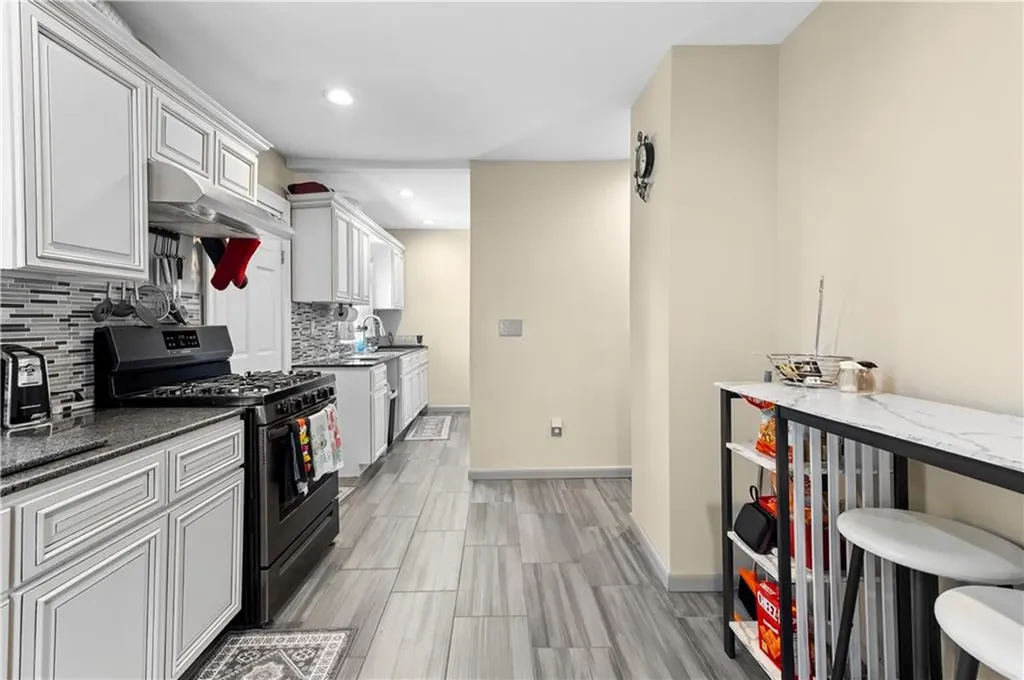 12 Searle Street Providence RI 02905