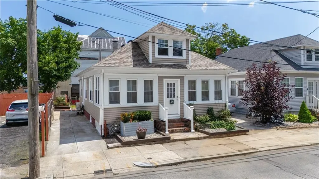 12 Searle Street Providence RI 02905
