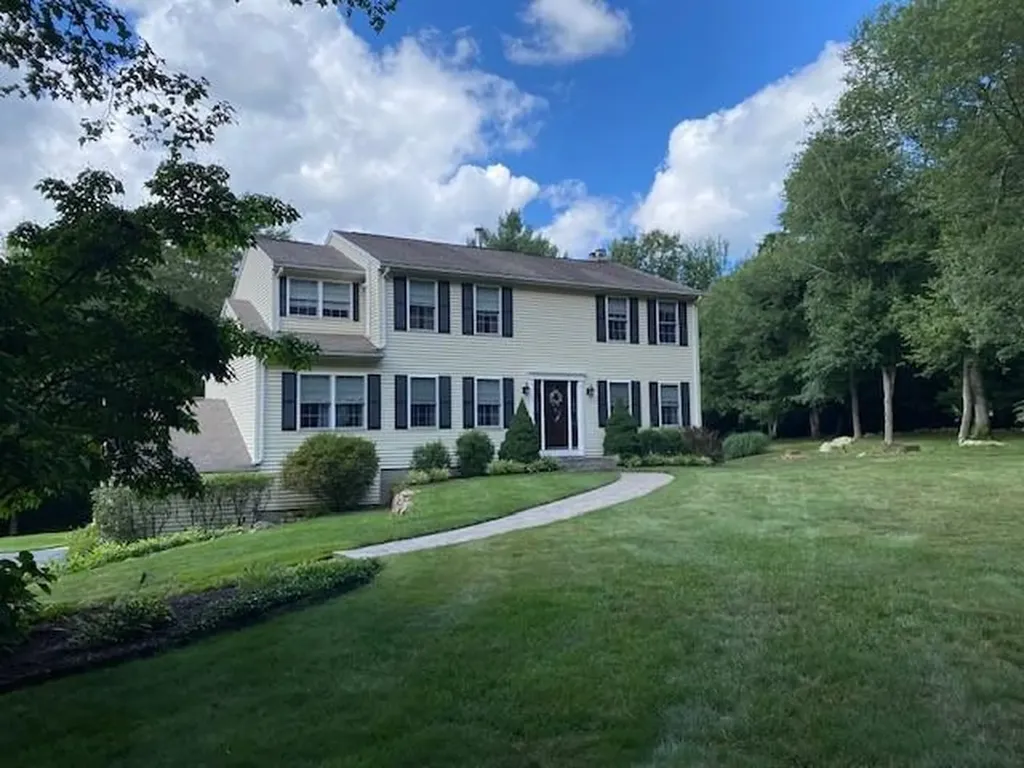 83 Rolling Hill Drive Exeter RI 02822