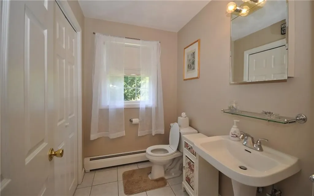 83 Rolling Hill Drive Exeter RI 02822