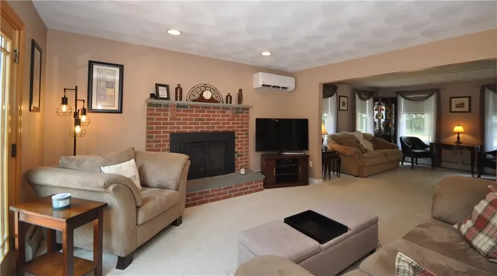 83 Rolling Hill Drive Exeter RI 02822